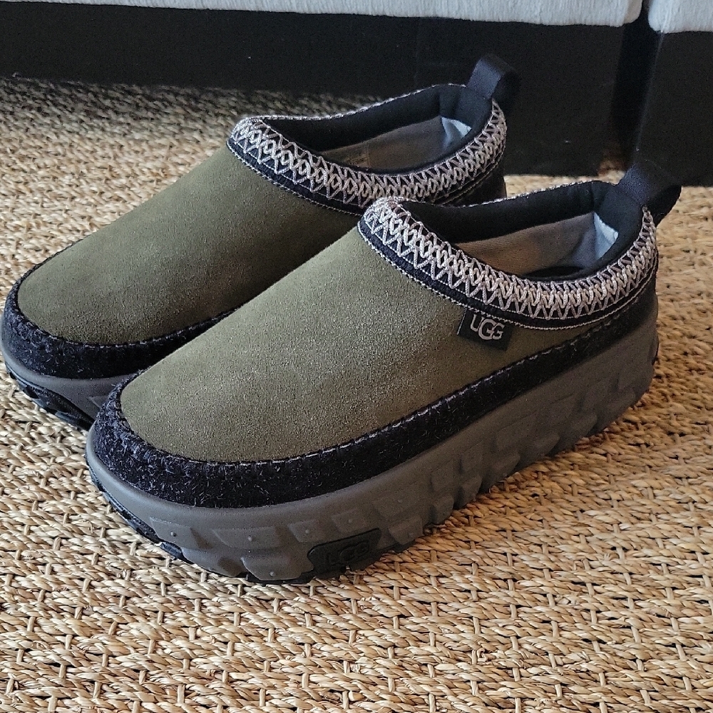 UGG Venture Daze Olive Green Slipon Shoes Womens 9 Mens 8 Unisex 1154530